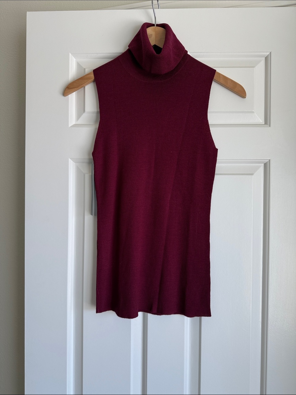 Classiques Entier - Burgundy Knit Sleeveless Turtleneck Sweater - Size Small